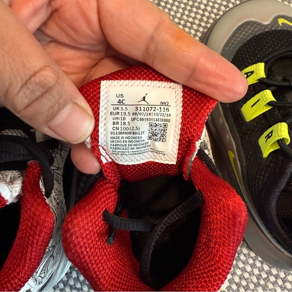 two pairs of baby shoes Jordan Dub Zero White Varsity size 4C/5C - Picture 8 of 11